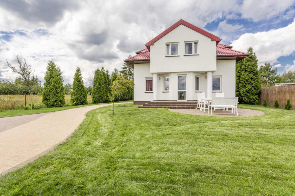 white house close to the nature
