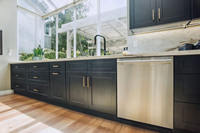 What to Include in a Contract with Your Kitchen Remodel Contractor