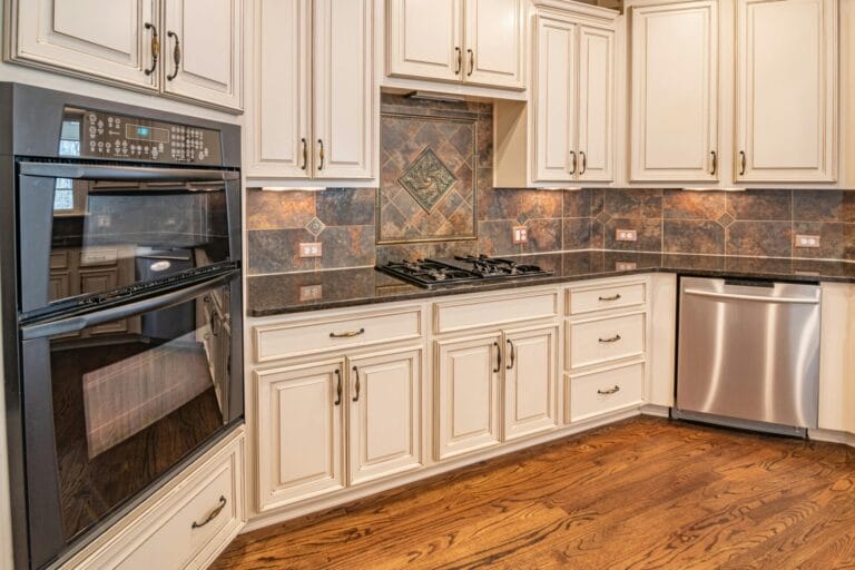 How to Choose the Best Kitchen Remodel Contractor in Los Angeles